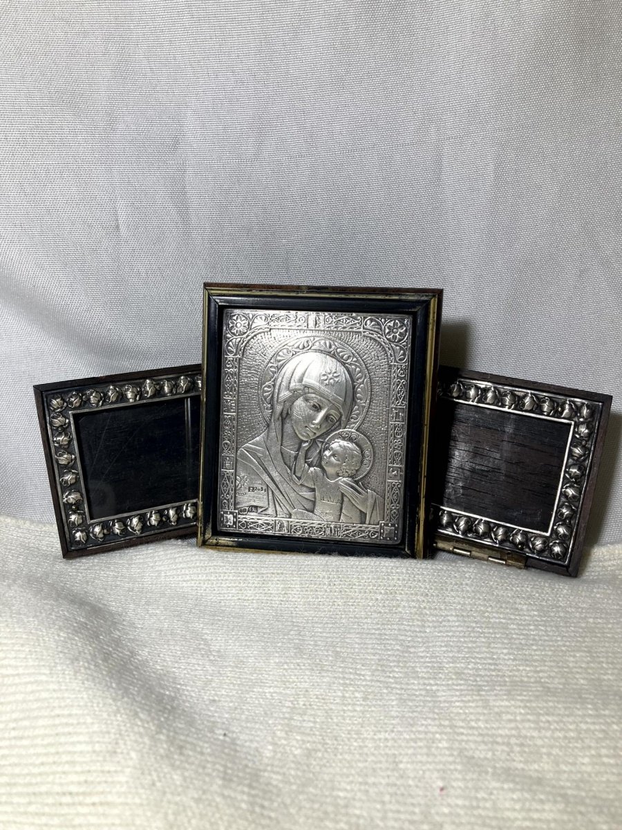 RARO. Imagem de Nossa Senhora em Madeira com Chapa de Prata 925, 2 porta retratos em madeira com acabamento em prata de lei.