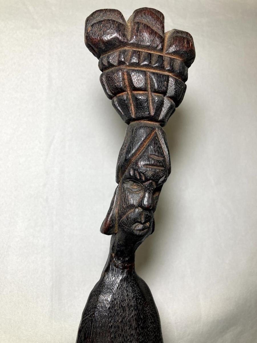 ARTE AFRICANA. Escultura em Madeira Entalhada Manualmente de Figura Tribal Zangueira - Imagem 4