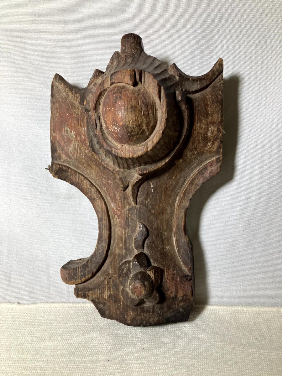 BARROCA. Peça Decorativa de Parede Entalhada Artesanalmente em Madeira
