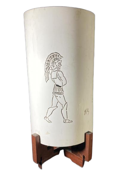 VINTAGE. Abajur em Formato Cilíndrico com Estampa de Figura Clássica e Base Estruturada - Imagem 4