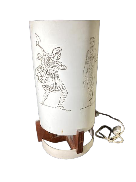 VINTAGE. Abajur em Formato Cilíndrico com Estampa de Figura Clássica e Base Estruturada - Imagem 3