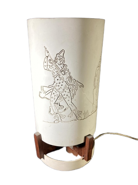 VINTAGE. Abajur em Formato Cilíndrico com Estampa de Figura Clássica e Base Estruturada